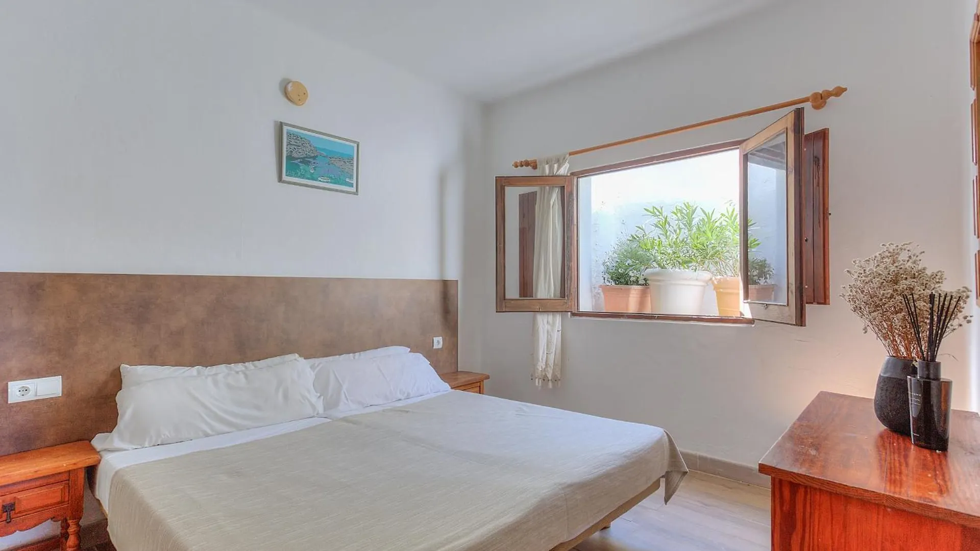 Apartmentos Nort Portinatx Aparthotel