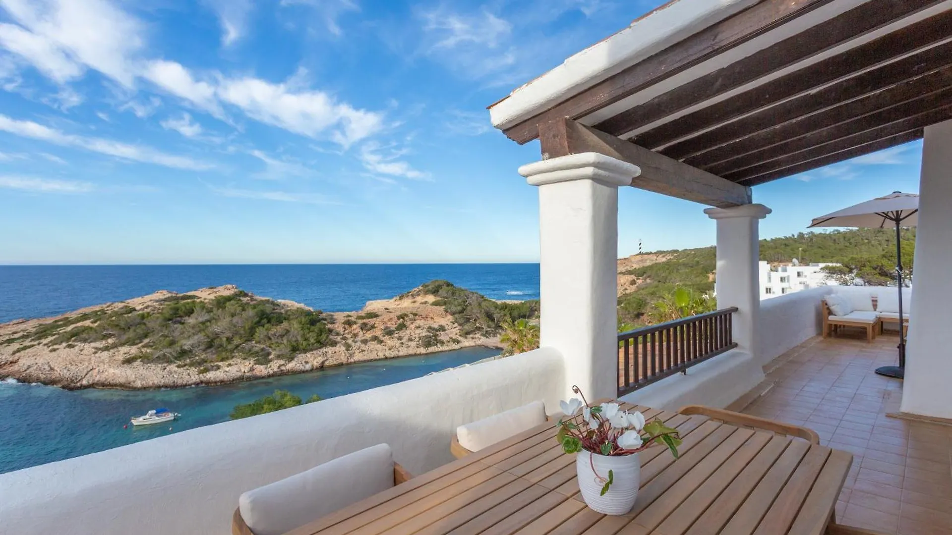 Apartmentos Nort Portinatx Aparthotel