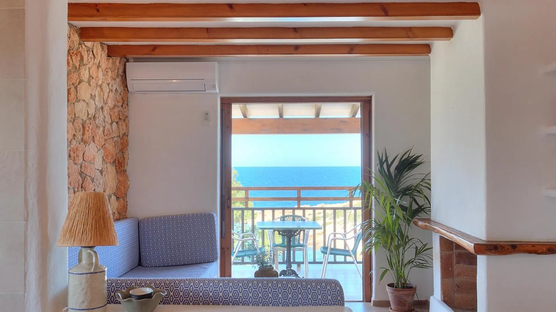 Apartmentos Nort Portinatx Aparthotel