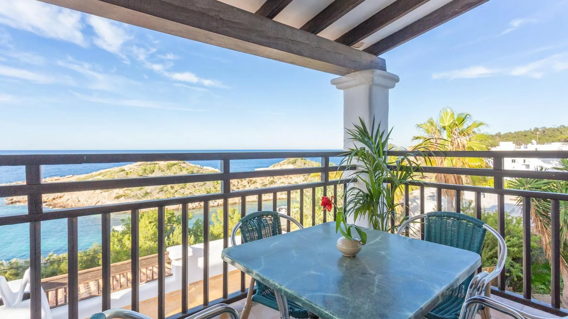 ** Aparthotel Apartmentos Nort Portinatx Spagna
