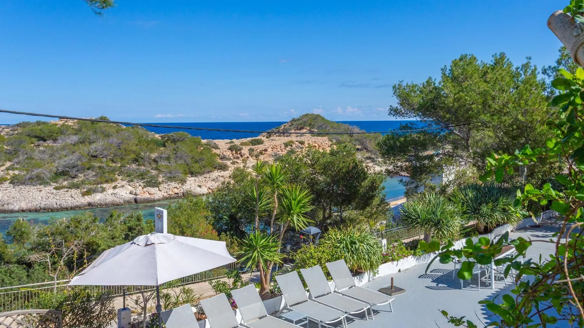 Apartmentos Nort Portinatx Aparthotel